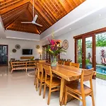 Villa Kamboja Premium Walk To Double Six Beach - Enclosed Living Room With Ac