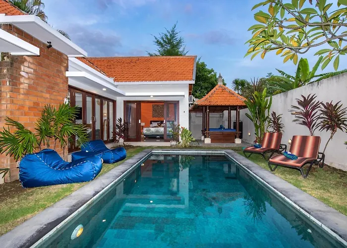 Villa Kamboja Premium Walk To Double Six Beach - Enclosed Living Room With Ac