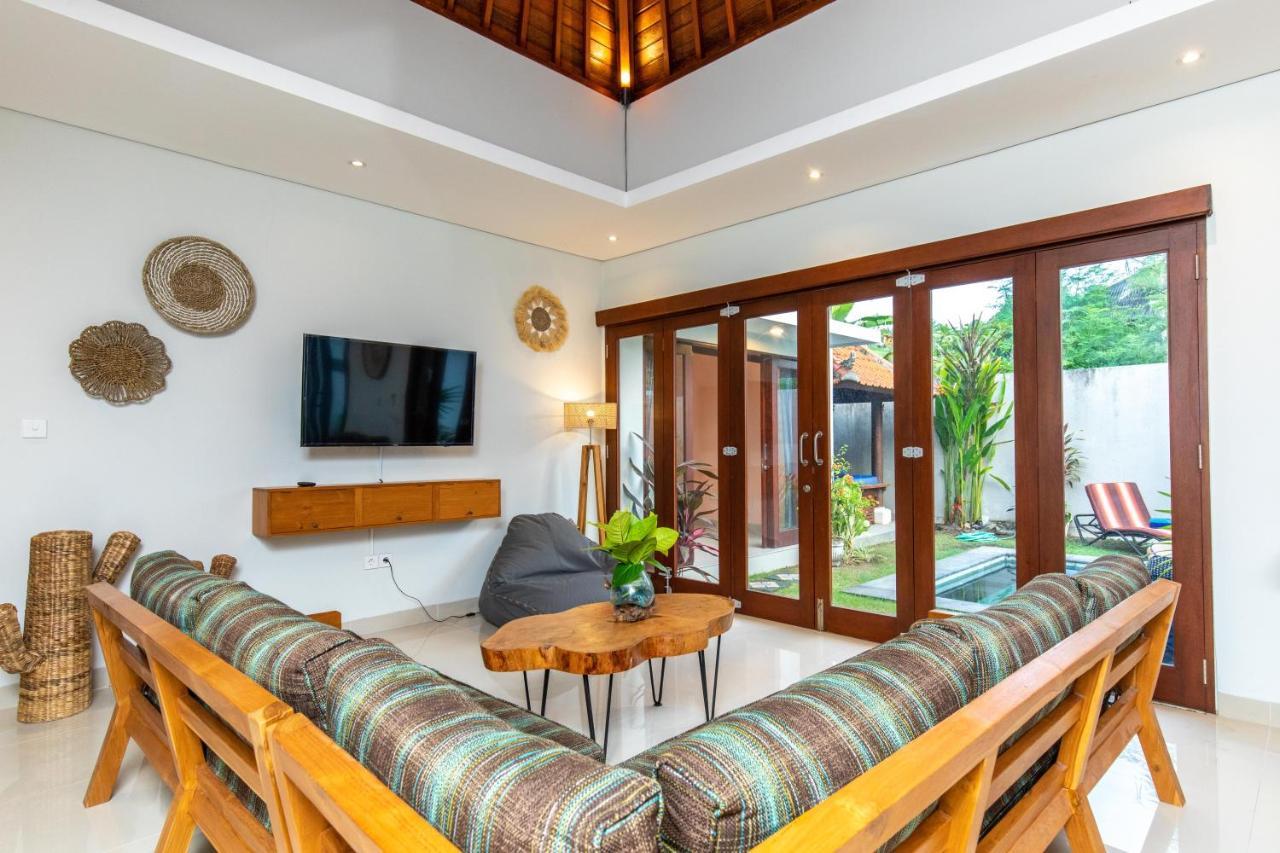 Kamboja Premium Walk To Double Six - Enclosed Living With Ac Villa
